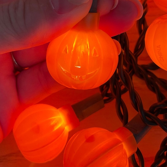 Vintage Blow Mold Halloween Pumpkins String Light Set of 20 Fall Decor 1" Mini - Picture 2 of 4